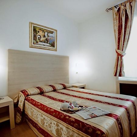Hotel Saturnia Ρώμη Δωμάτιο φωτογραφία
