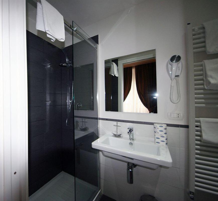 Hotel Saturnia Ρώμη Εξωτερικό φωτογραφία