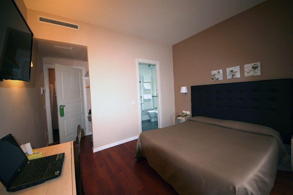 Hotel Saturnia Ρώμη Εξωτερικό φωτογραφία