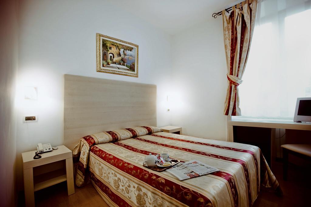 Hotel Saturnia Ρώμη Δωμάτιο φωτογραφία