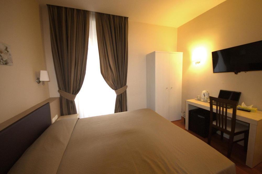 Hotel Saturnia Ρώμη Εξωτερικό φωτογραφία