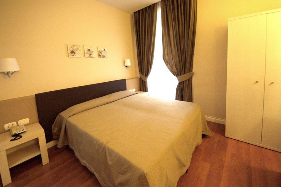 Hotel Saturnia Ρώμη Εξωτερικό φωτογραφία